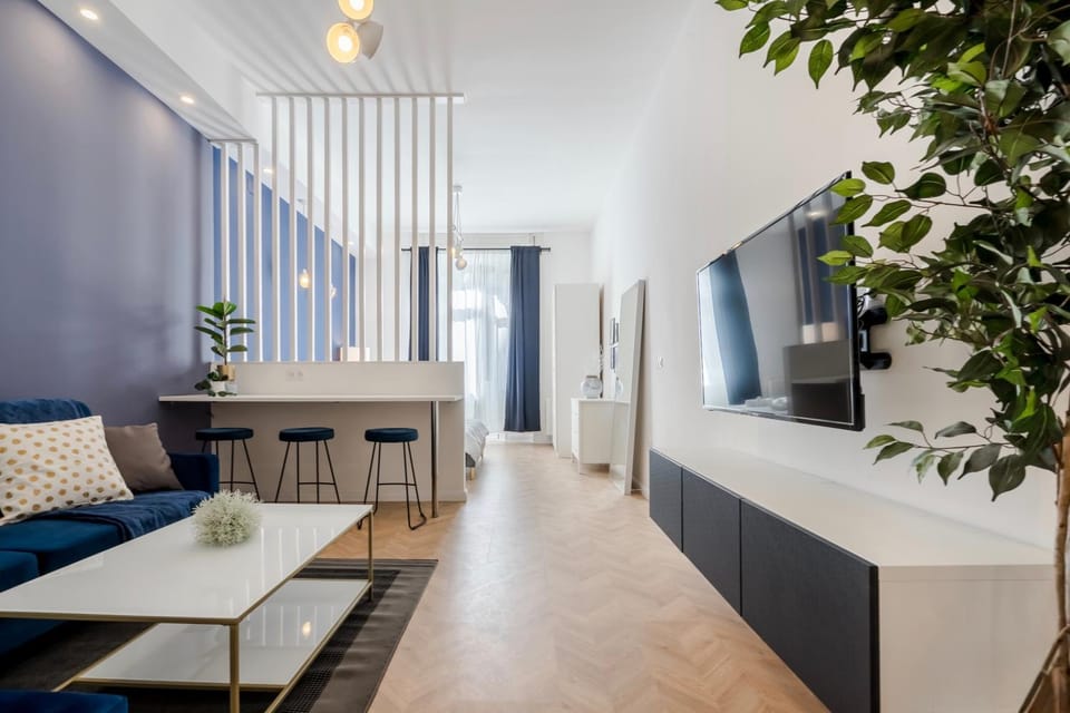 Communal lounge/ TV room, TV and multimedia, Living room, Seating area