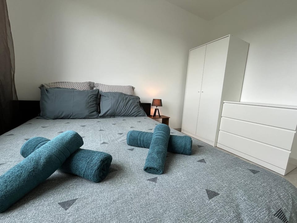 Bed, Photo of the whole room, Bedroom, wardrobe