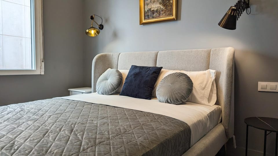 Bed, Bedroom