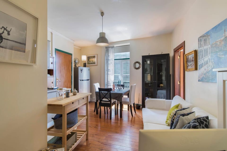 Cozy Central Lisbon Flat Martim Moniz Apartment in Lisbon
