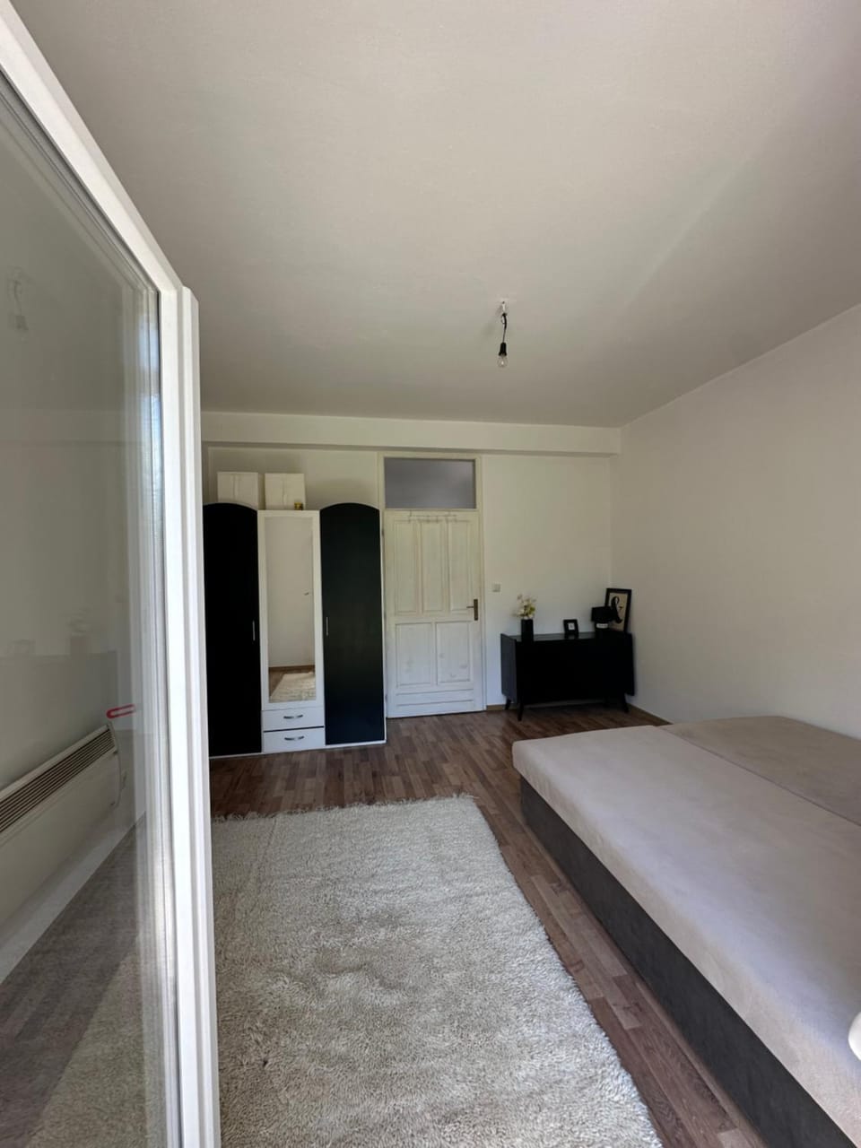 Large Apartment with beautiful Garden 5 minutes away from Airport at Karla Mijića 31 Apartment in Sarajevo