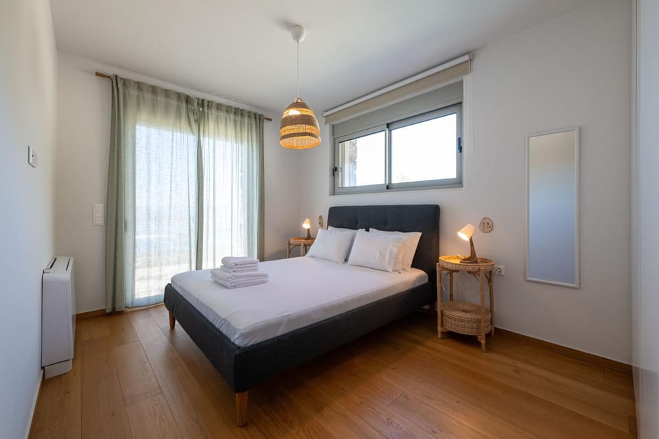 Bed, Photo of the whole room, Bedroom, towels, wardrobe