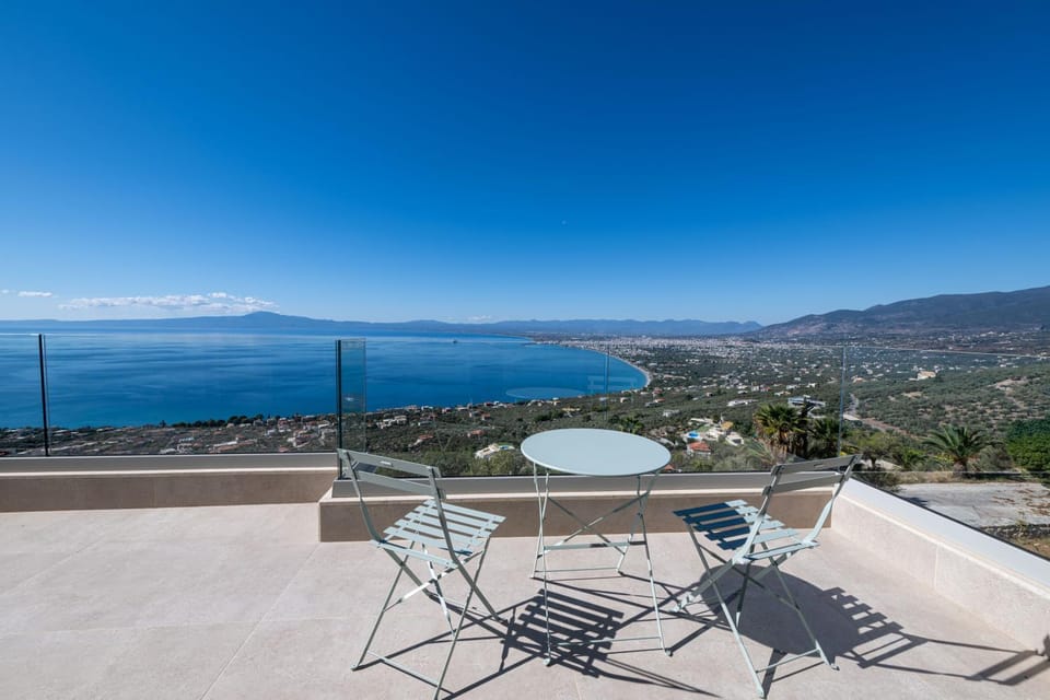 Patio, Day, Natural landscape, View (from property/room), Balcony/Terrace, Seating area, Dining area, Mountain view, Sea view