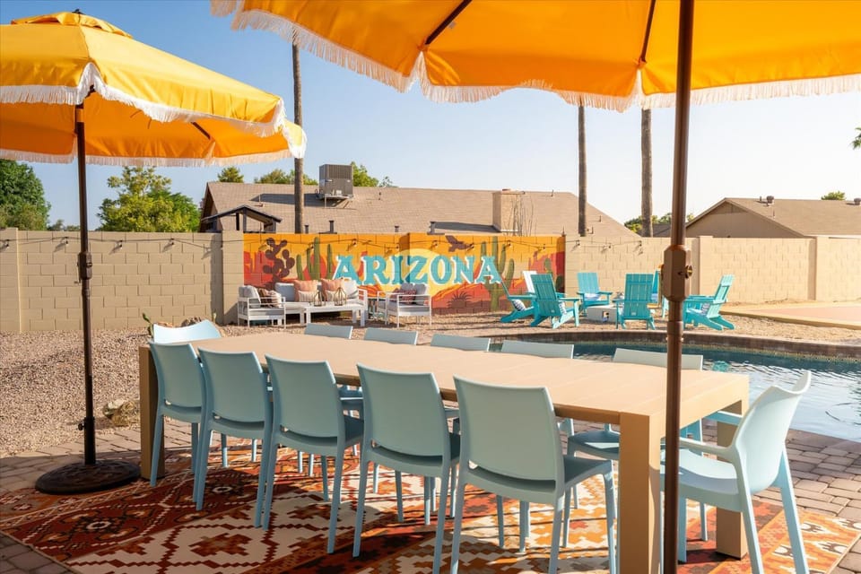 Pickleball & Mini Golf Karaoke Game Room House in Glendale