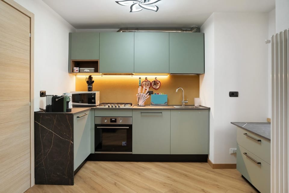 Kitchen or kitchenette, Living room