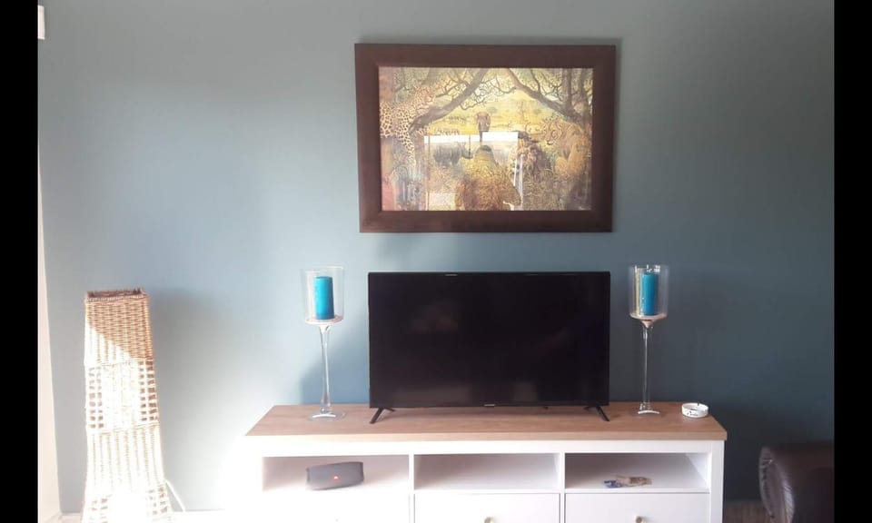 Communal lounge/ TV room, Evening entertainment