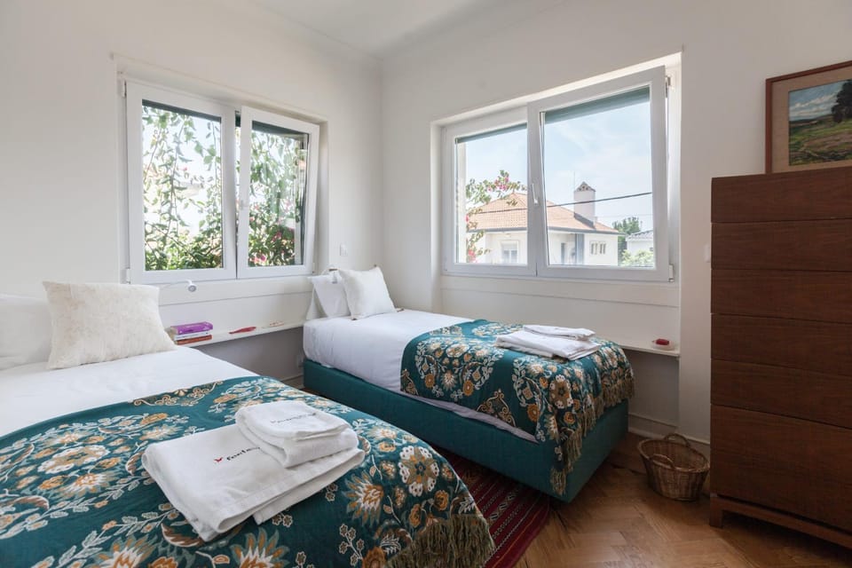 FLH Jacaranda Costa Caparica Beach House House in Costa da Caparica