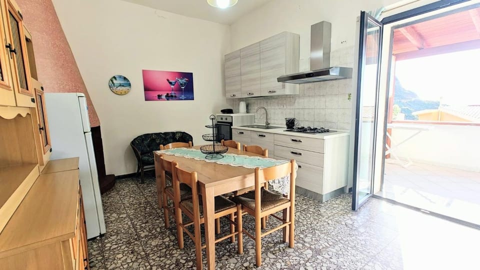Property building, Kitchen or kitchenette, Living room