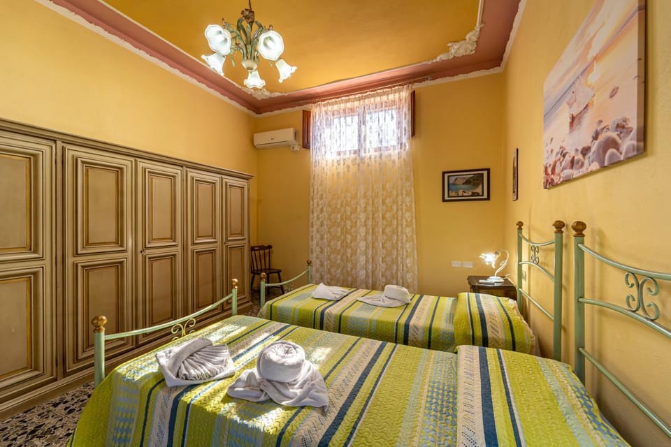 Property building, Living room, Bedroom