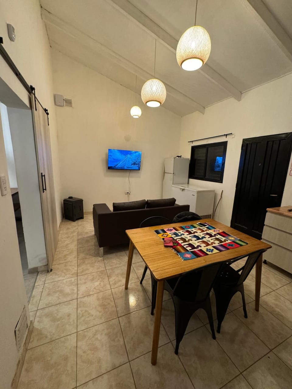 TV and multimedia, Living room, Dining area