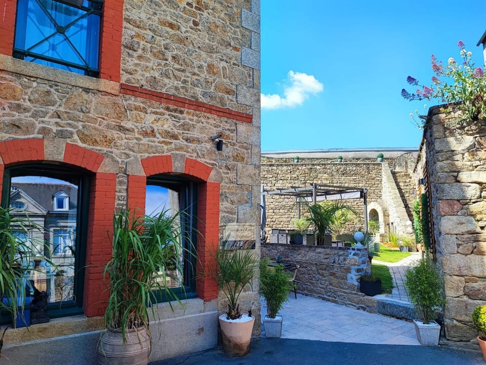 Chambres d'hôtes Les Carmélites Bed and Breakfast in Brittany