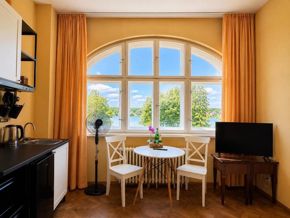 TV and multimedia, Kitchen or kitchenette, Seating area, Dining area, minibar