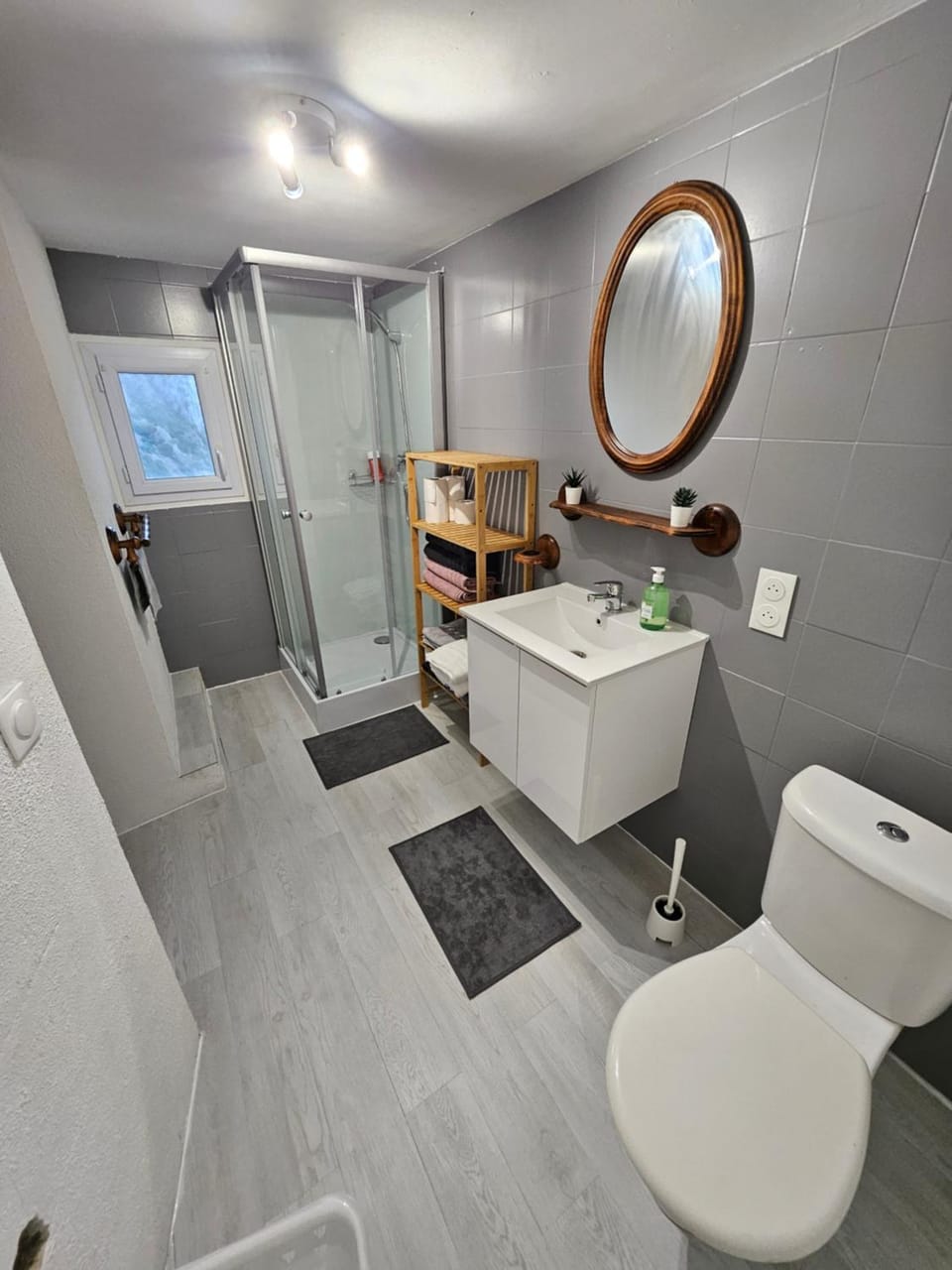 Shower, Toilet, Bathroom