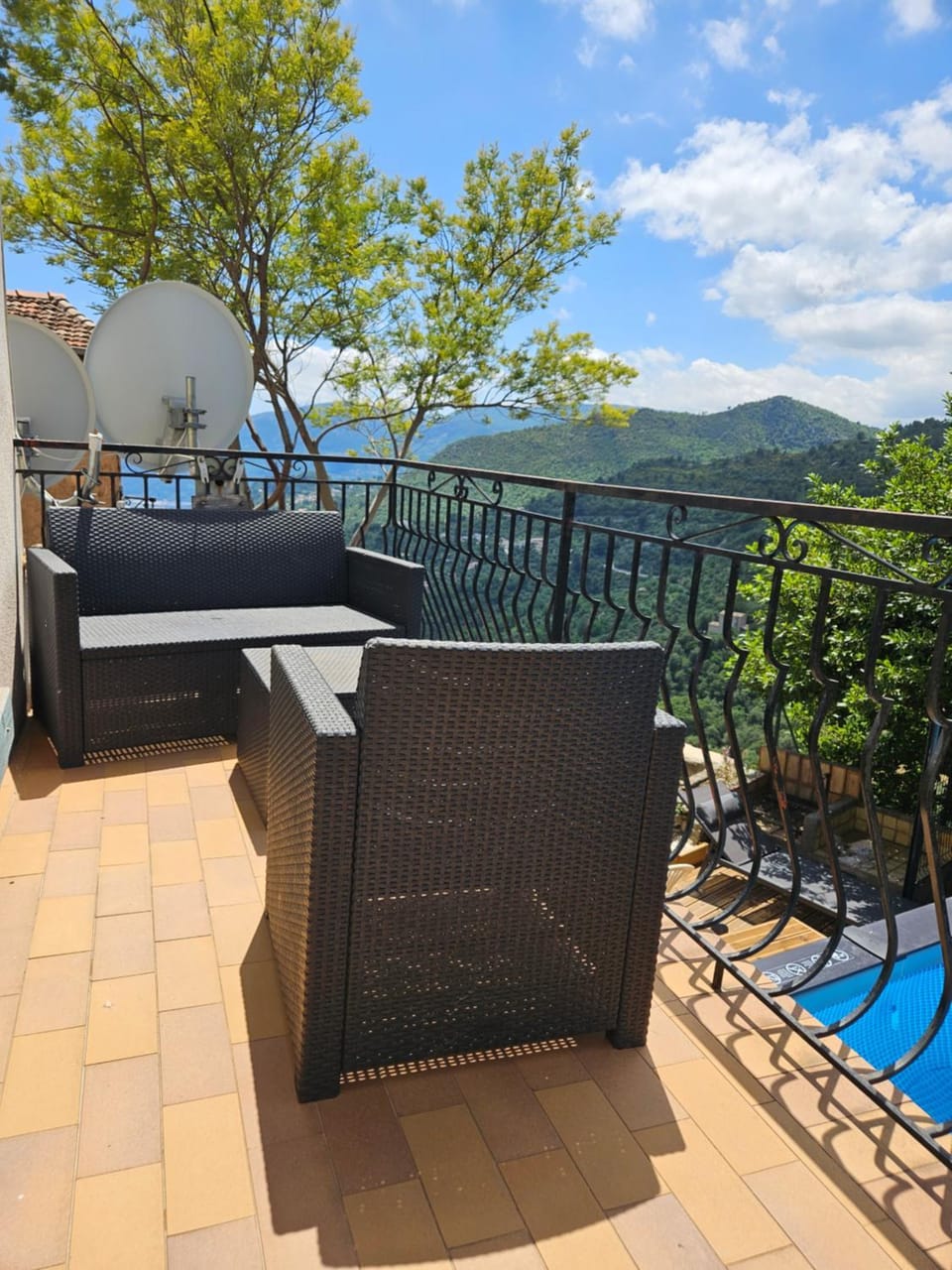 Natural landscape, Balcony/Terrace, Mountain view, Pool view