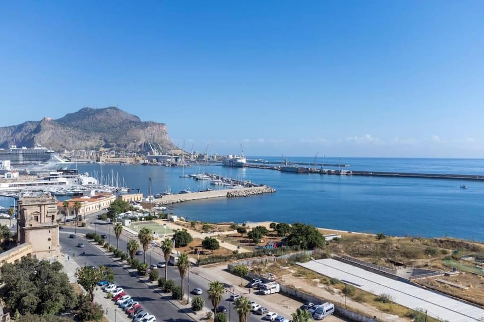 Nearby landmark, Neighbourhood, Natural landscape, City view, Sea view