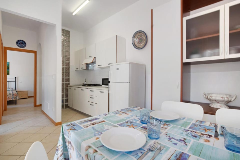 Property building, Kitchen or kitchenette, Living room