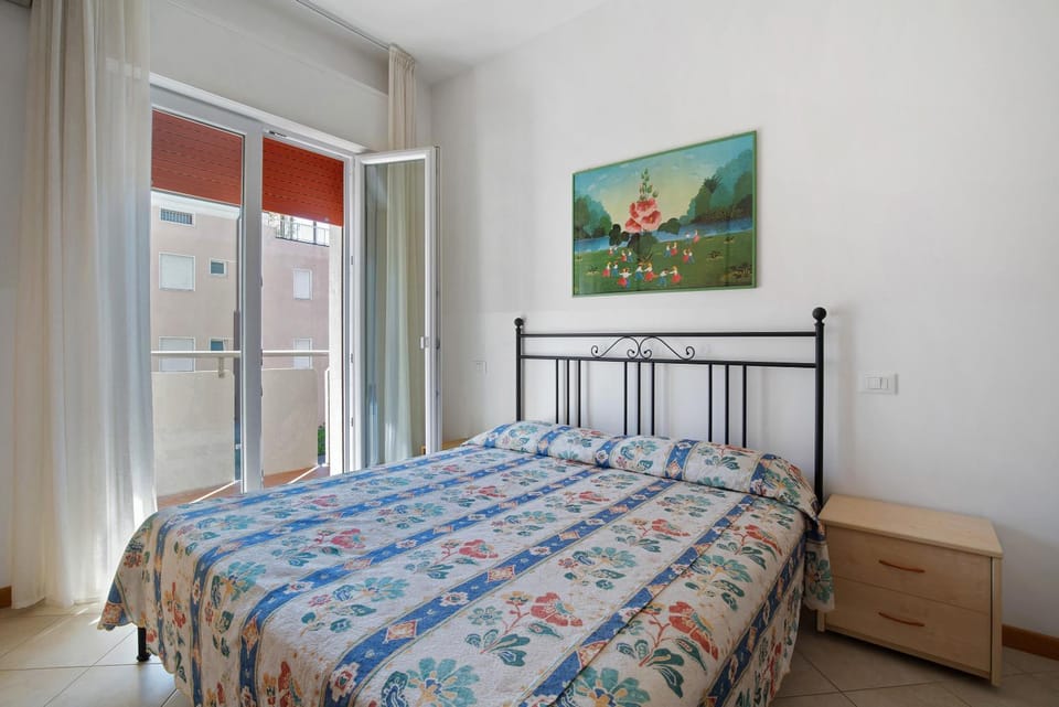 Property building, Living room, Bedroom