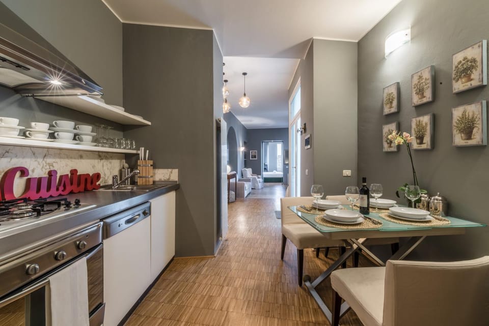 Kitchen or kitchenette, Dining area, dishwasher, oven, stove