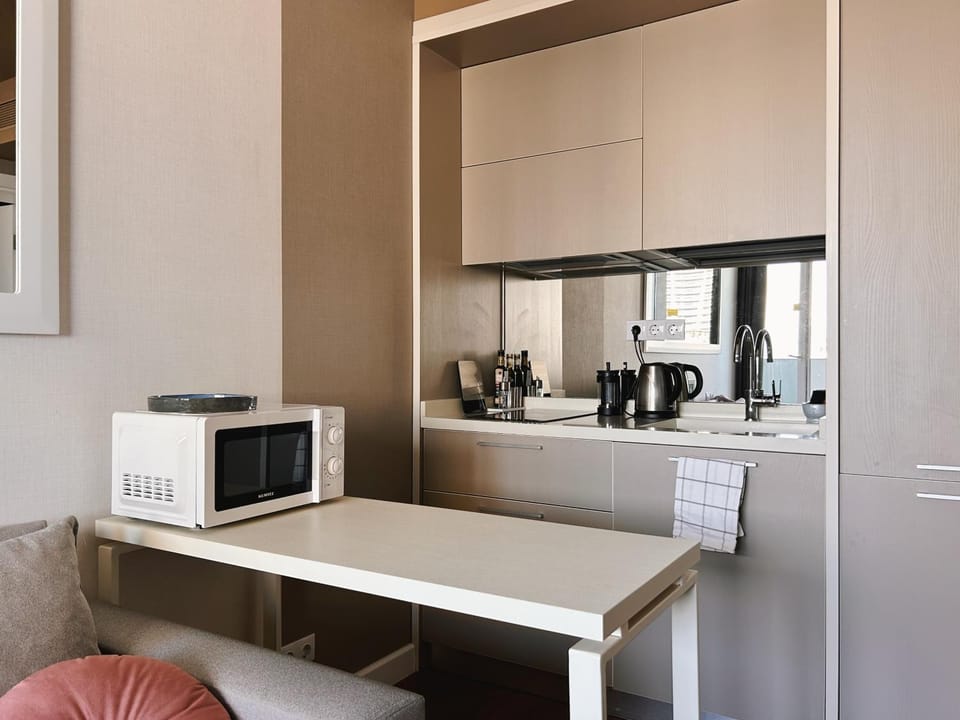 Alliance Burgundy 8th floor Apartment in Batumi