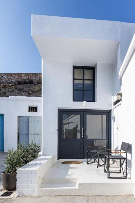 Property building, Patio, Evening entertainment