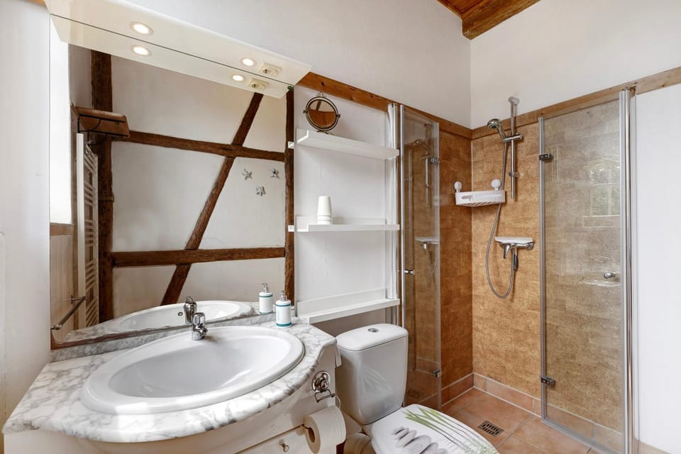 Bathroom, Living room