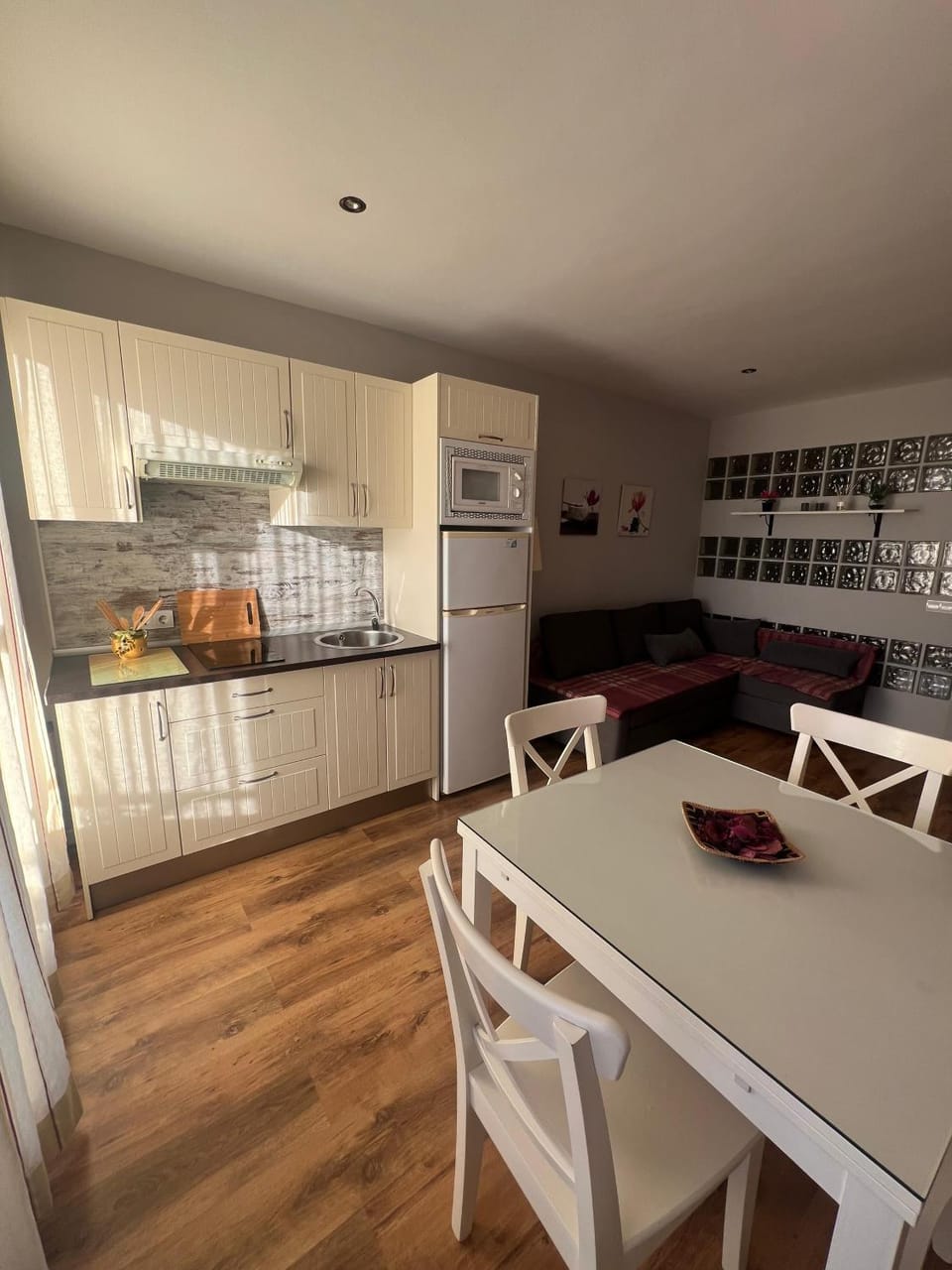 Kitchen or kitchenette, oven, stove