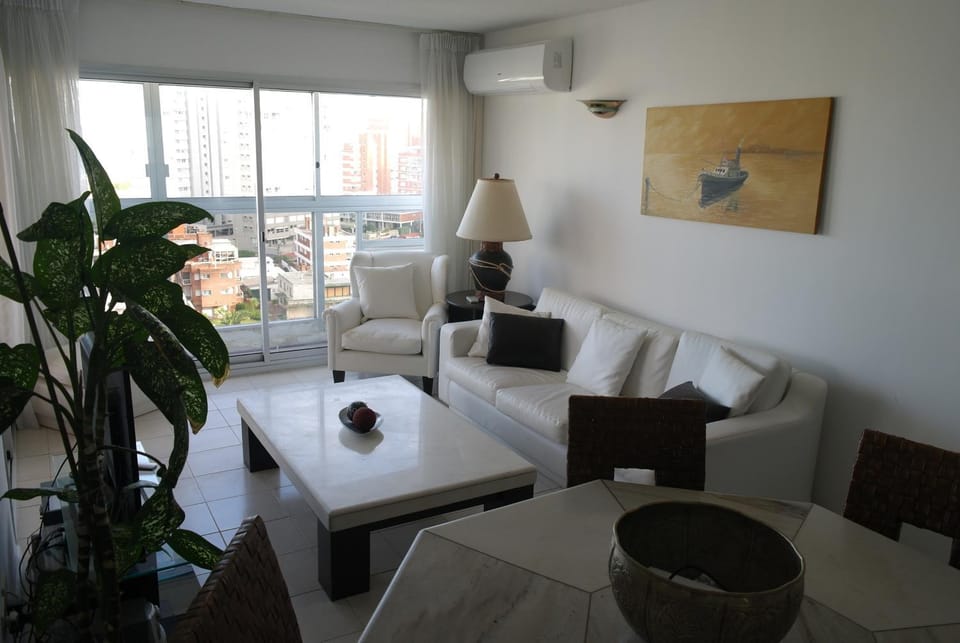 Living room, Decorative detail, Dining area
