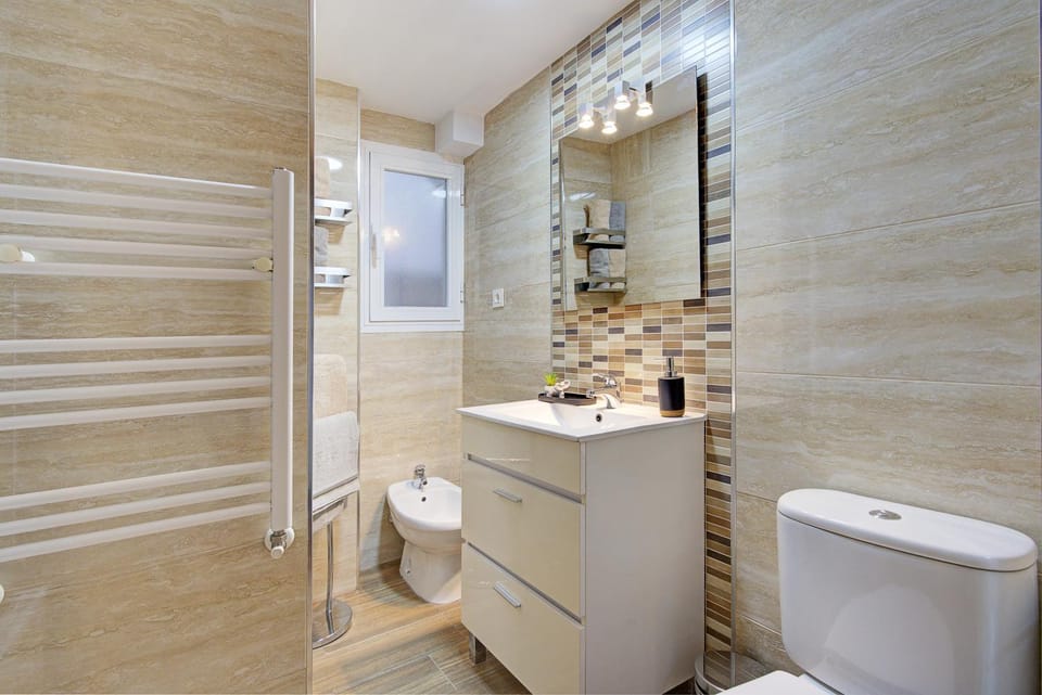 Shower, Bathroom, towels