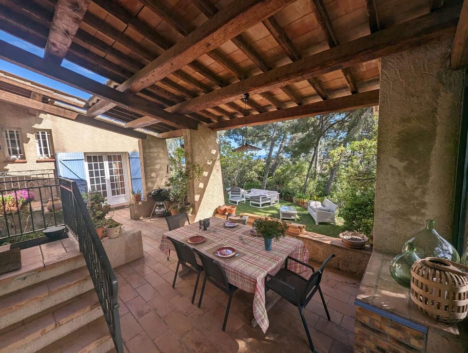 Maison provençale 4 chambres entre Six Fours les plages et les Sablettes Villa in La Seyne-sur-Mer