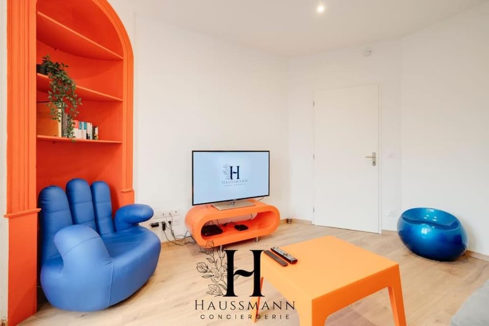 Communal lounge/ TV room, TV and multimedia, Living room, Seating area