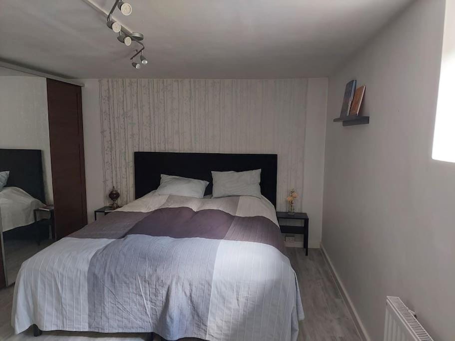 Fin lägenhet i Ulricehamn nära Lassalyckan Apartment in Västra Götaland County
