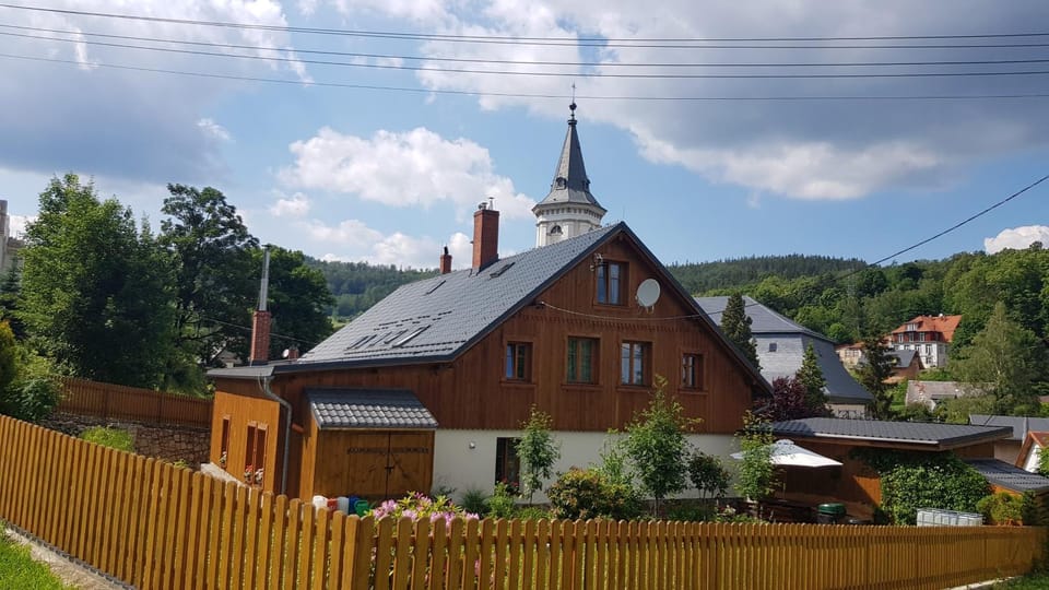 Property building, Neighbourhood