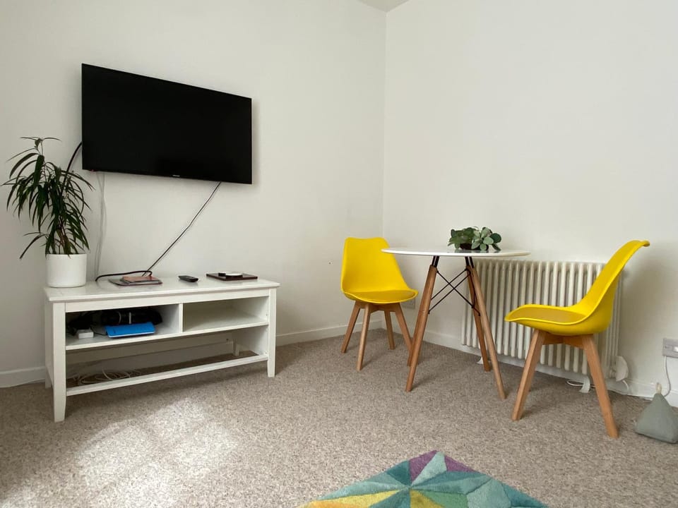 TV and multimedia, Dining area