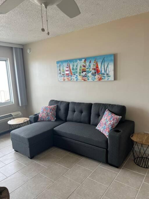 Oceanfront condo, ocean view and indoor pool House in Virginia Beach
