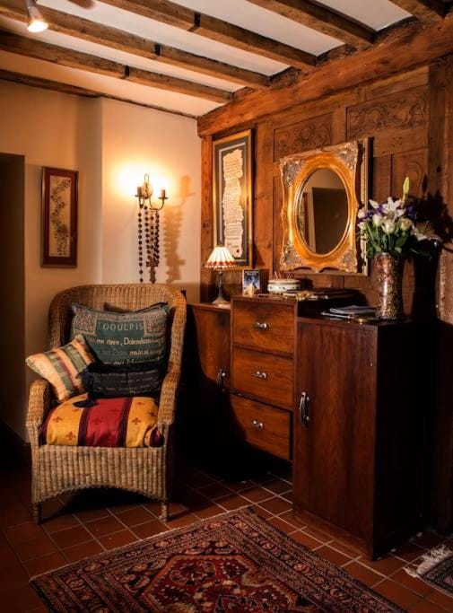 Lyne House Ideal for a celebration or reunion Bed and Breakfast in West Oxfordshire District