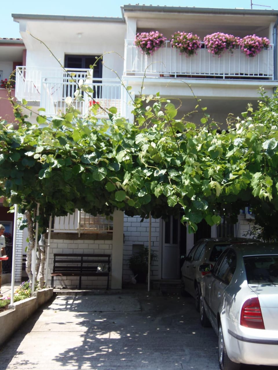 Property building, Facade/entrance, Parking