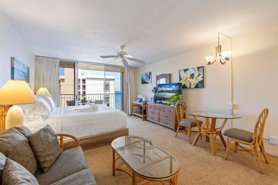 Royal Kahana 1019- 10th floor partial ocean view studio at Resort Apartment in Napili-Honokowai