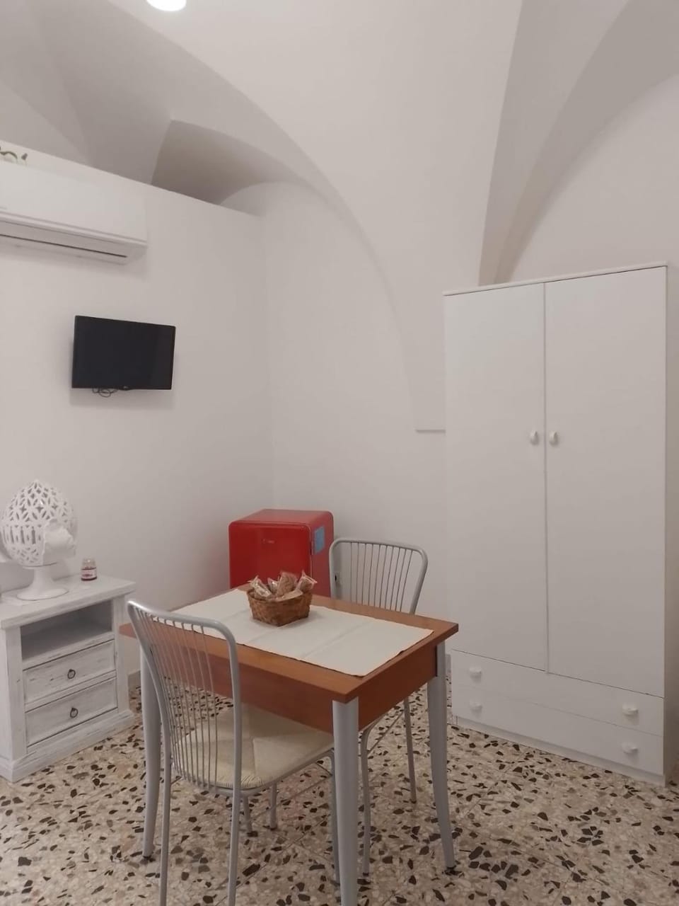 TV and multimedia, Seating area