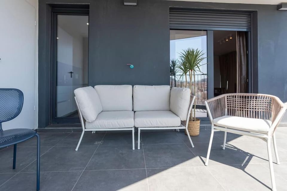 Balcony/Terrace, Living room, City view, Mountain view