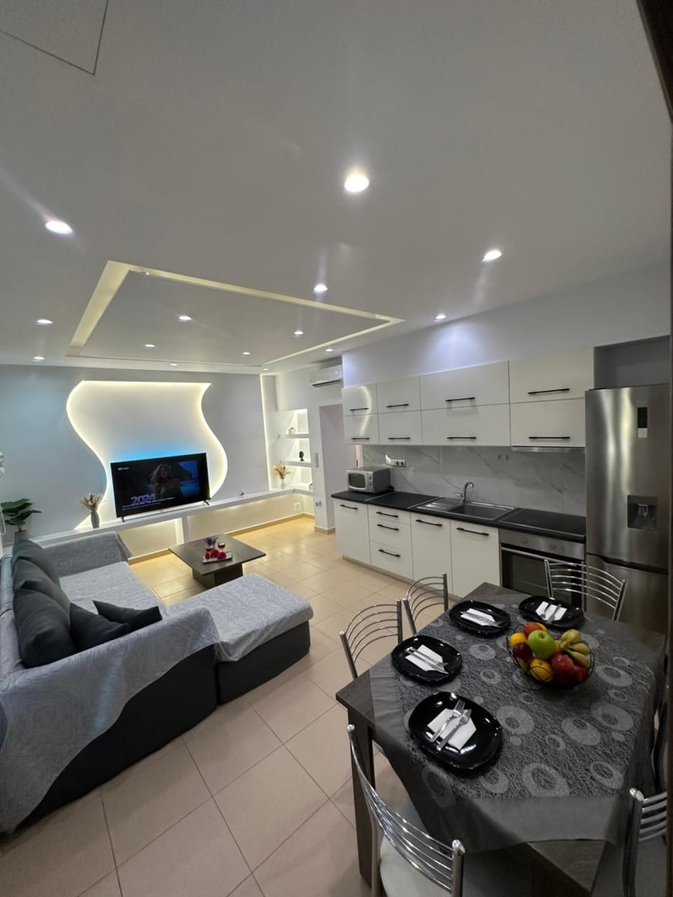 Kitchen or kitchenette, Living room, Seating area, Dining area, stove