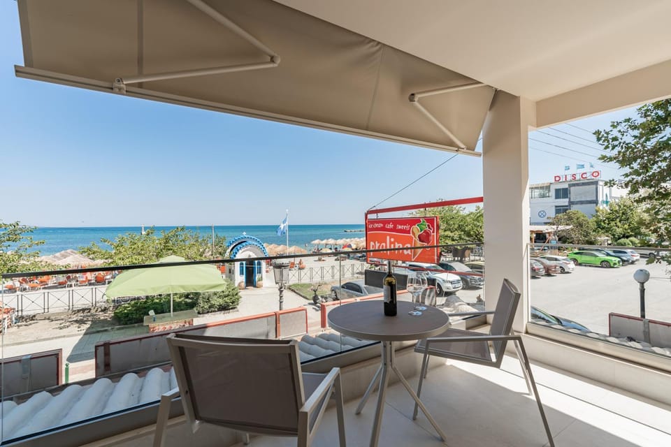 View (from property/room), Balcony/Terrace, Location