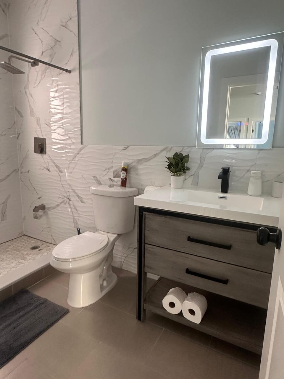 Shower, Bathroom, towels