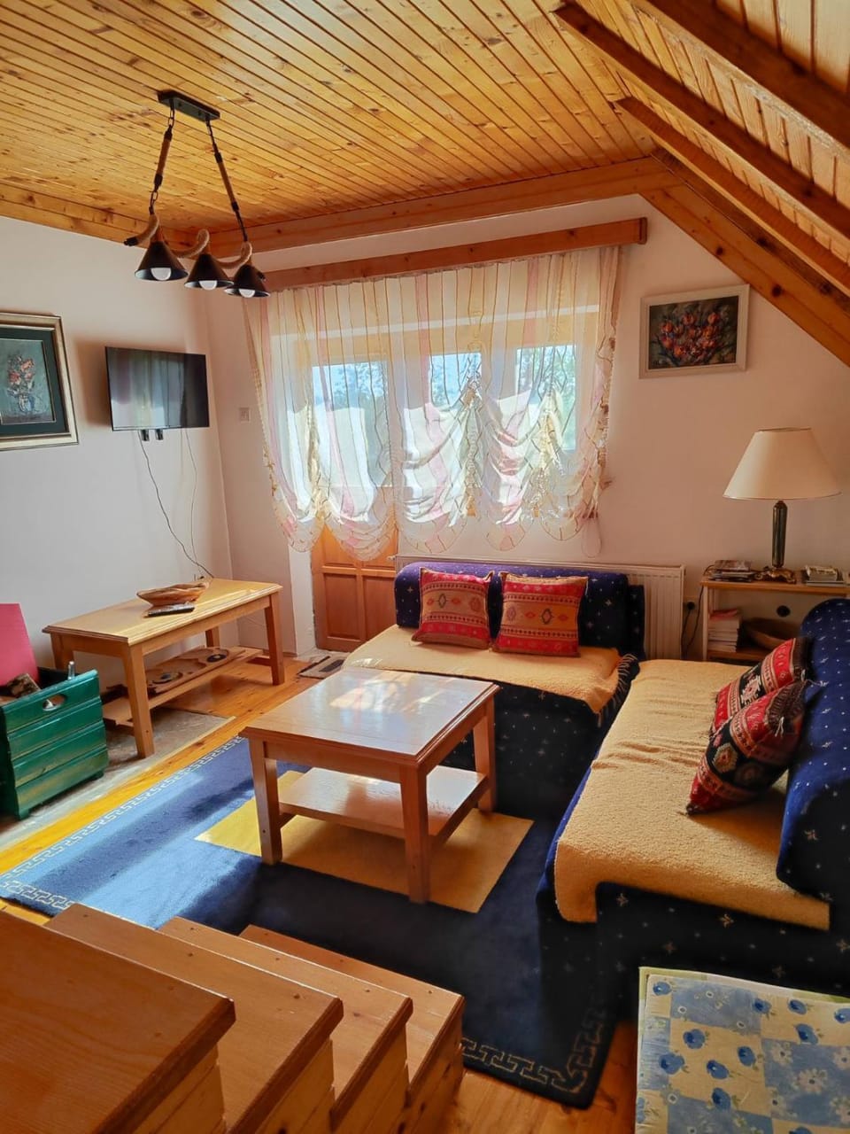 Communal lounge/ TV room