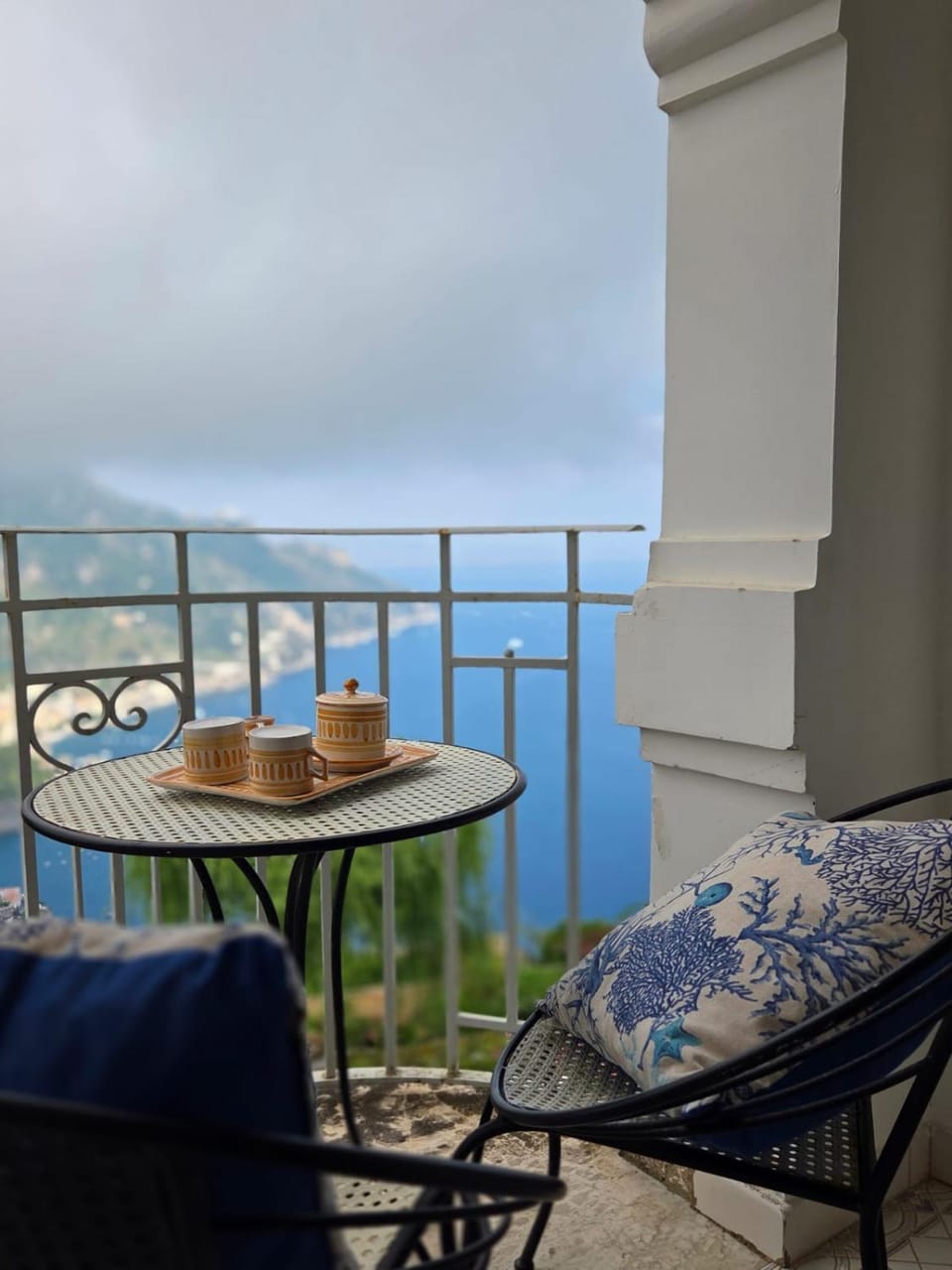 Property building, Breakfast