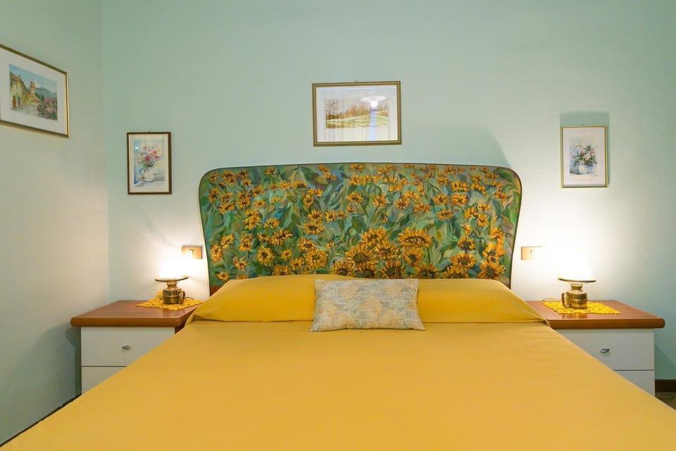 Living room, Bedroom