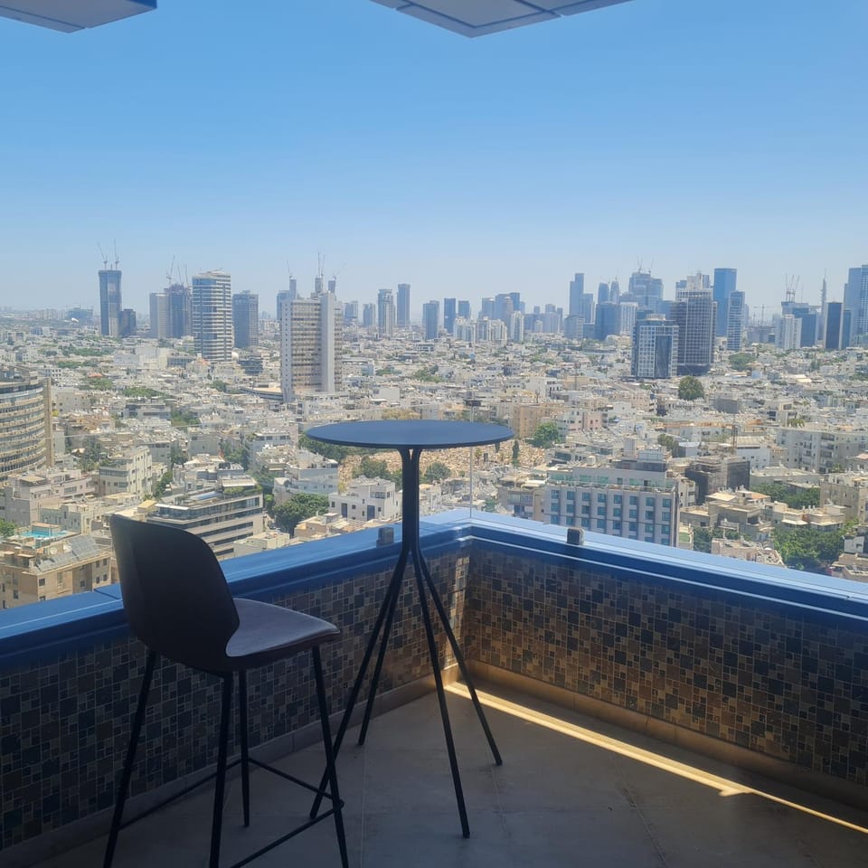 Tel Aviv Beachfront Apartment in Tel Aviv-Yafo