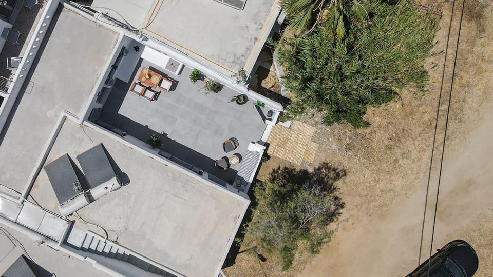 Neighbourhood, Bird's eye view