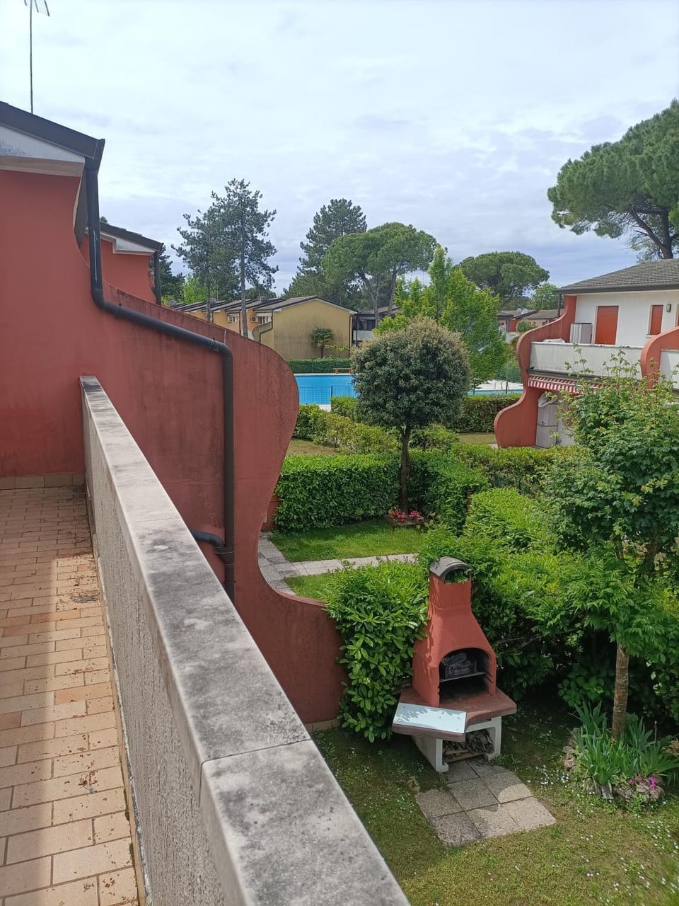 Property building, Day, Balcony/Terrace, Pool view