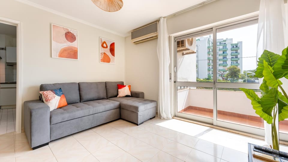 Living room, Seating area, air conditioner