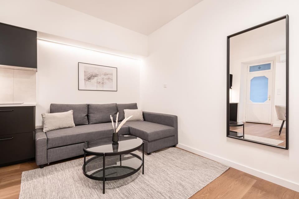 TV and multimedia, Living room, Decorative detail, Seating area